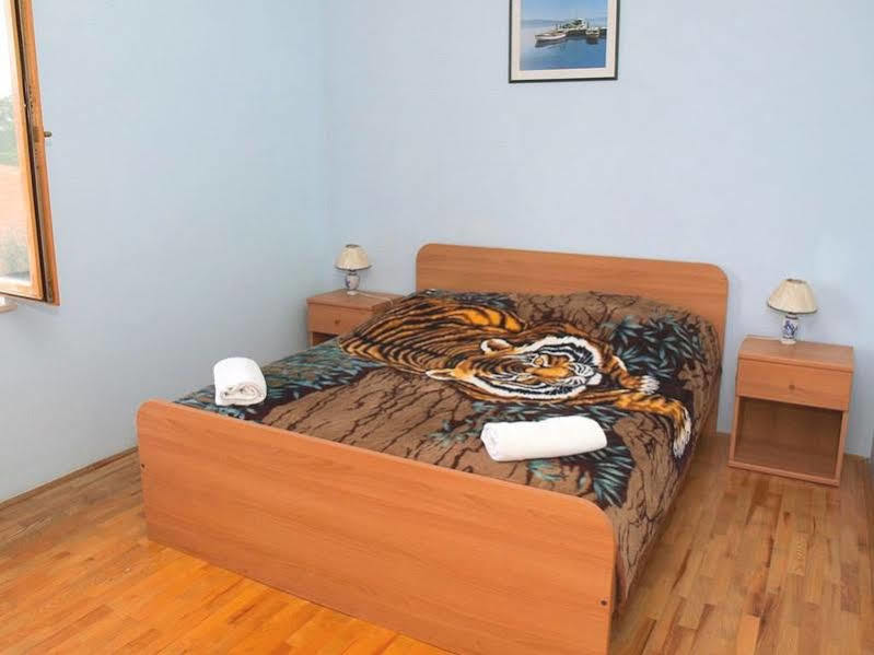Santic Hotel Постира Екстериор снимка